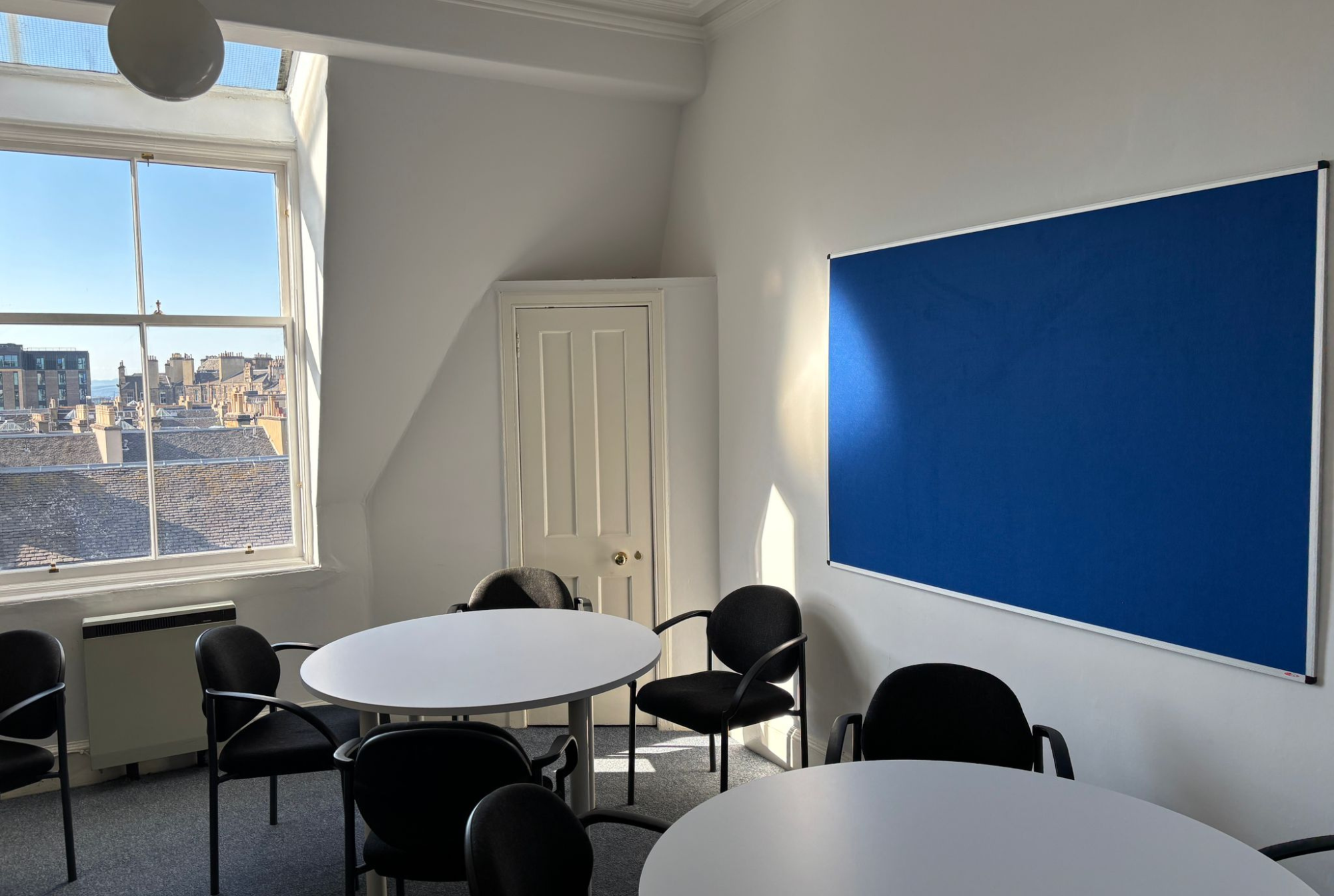 Edinburg Discussion room