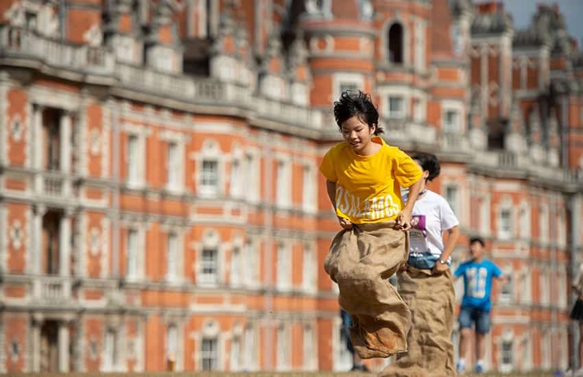 Img-RoyalHolloway-07