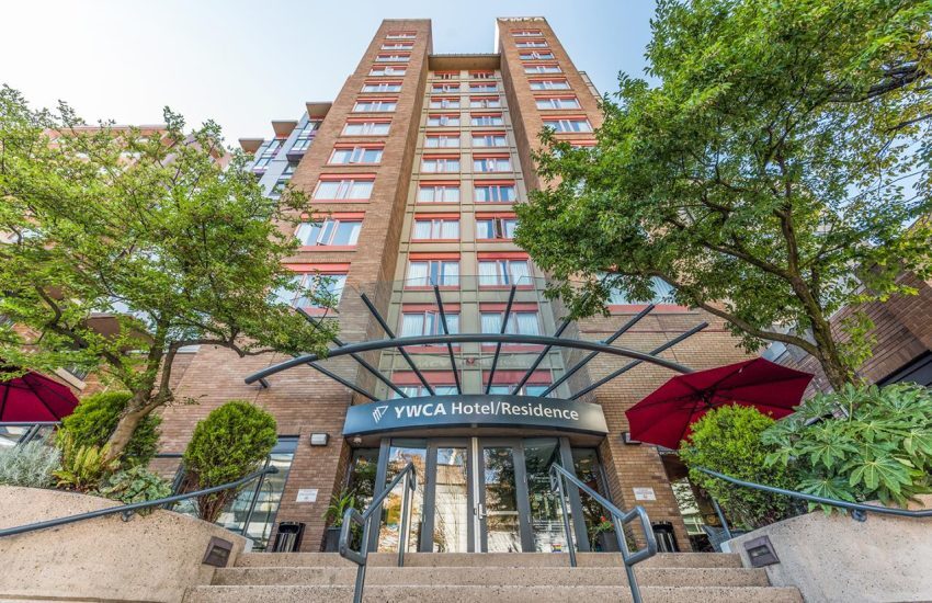 YWCA_Hotel_Vancouver_Downtown-Entrance_With_Steps-850x550-c-default